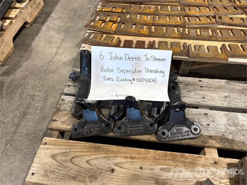  Quantity of (6) John Deere TriStream Rotor Separat Kiti naudoti statybos komponentai