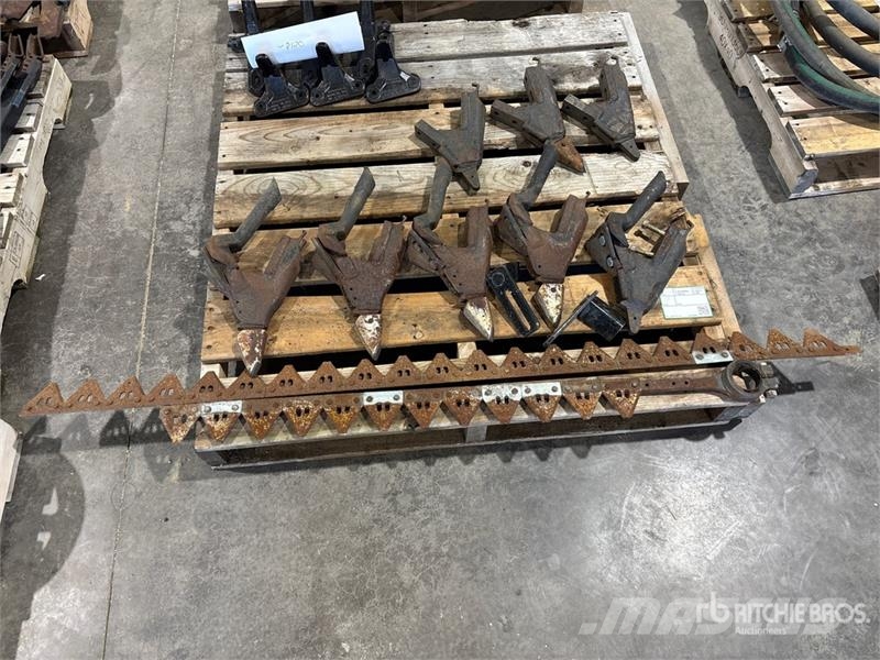  Quantity of (6) John Deere TriStream Rotor Separat Kiti naudoti statybos komponentai