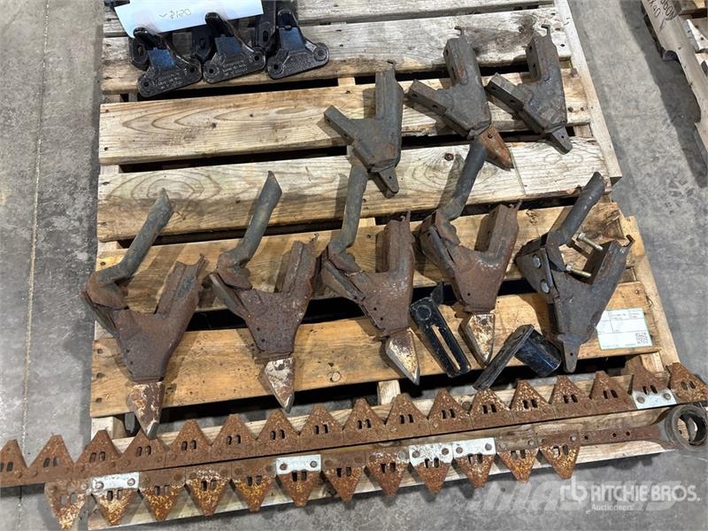  Quantity of (6) John Deere TriStream Rotor Separat Kiti naudoti statybos komponentai
