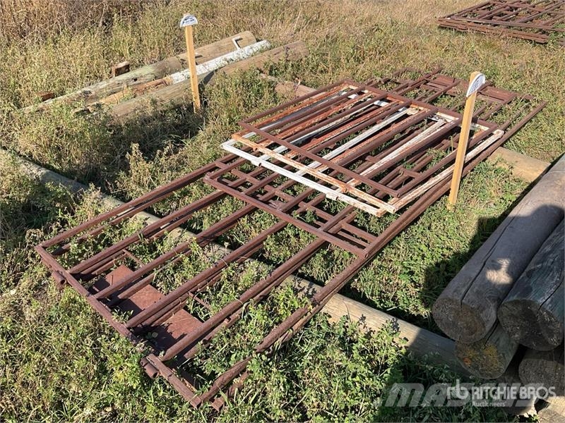  Quantity of (6) . Livestock Gate ماكينات وملحقات مواش أخرى