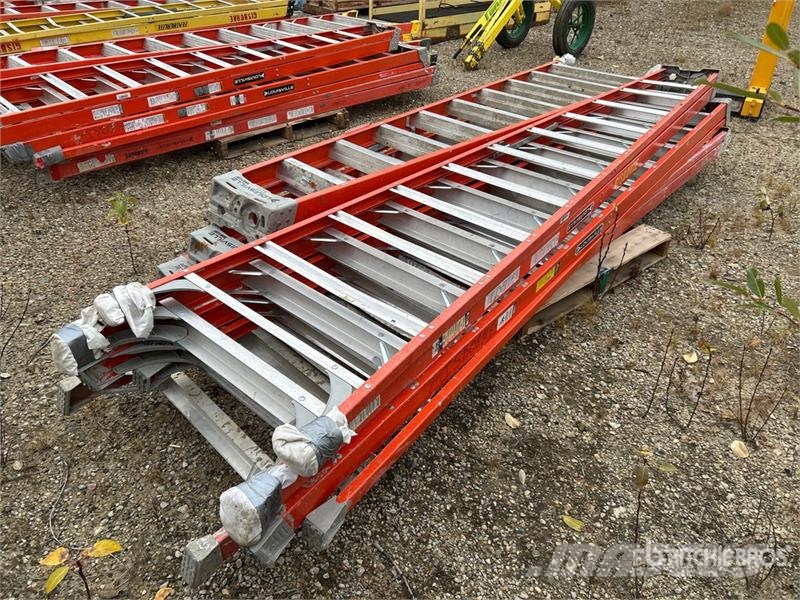 Quantity of (6) Miscellaneous Ladder Kopėčios ir platformos