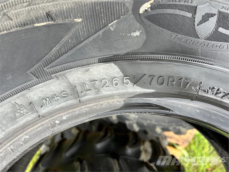  Quantity of (6) Mixed Tires Tyres, wheels and rims