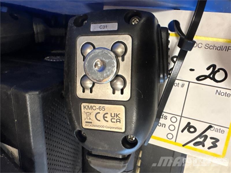  Quantity of (6) Motorola Truck Radios مكونات أخرى