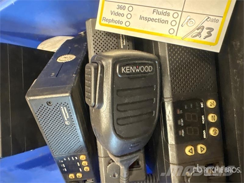  Quantity of (6) Motorola Truck Radios مكونات أخرى