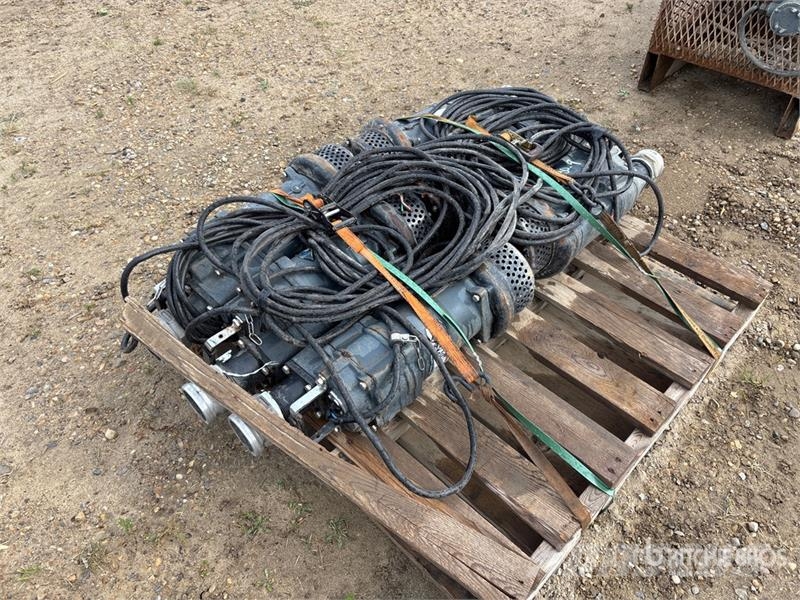 Quantity of (6) Quadra Submersible Water Pump Inne akcesoria