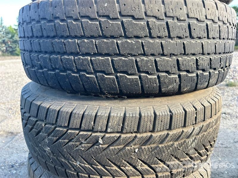 Quantity of (6) Sailun 235/60R17 Tires Шины и колёса