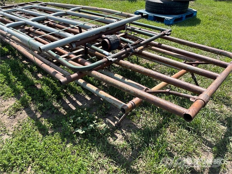 Quantity of (6) Swing Livestock Gate Overige veehouderijmachines