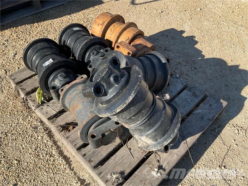 Quantity of (6) Track Idlers (Unused) Ďalšie komponenty