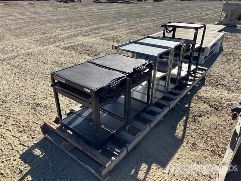 Quantity of (6) Wheeled Shop Carts Būvniecība- Citi