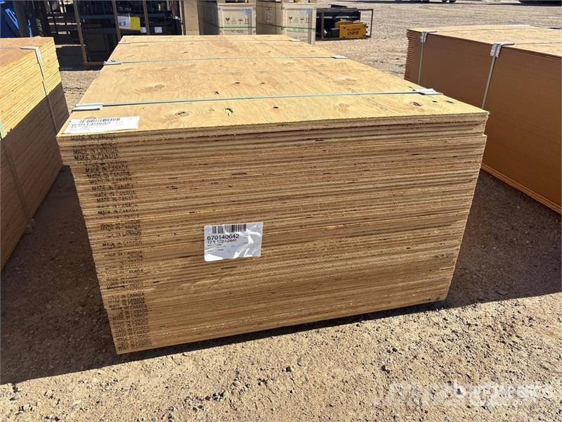  Quantity of (60) 1/2" 4x8 CSP/DFP No Stamp Plywood Andre komponenter