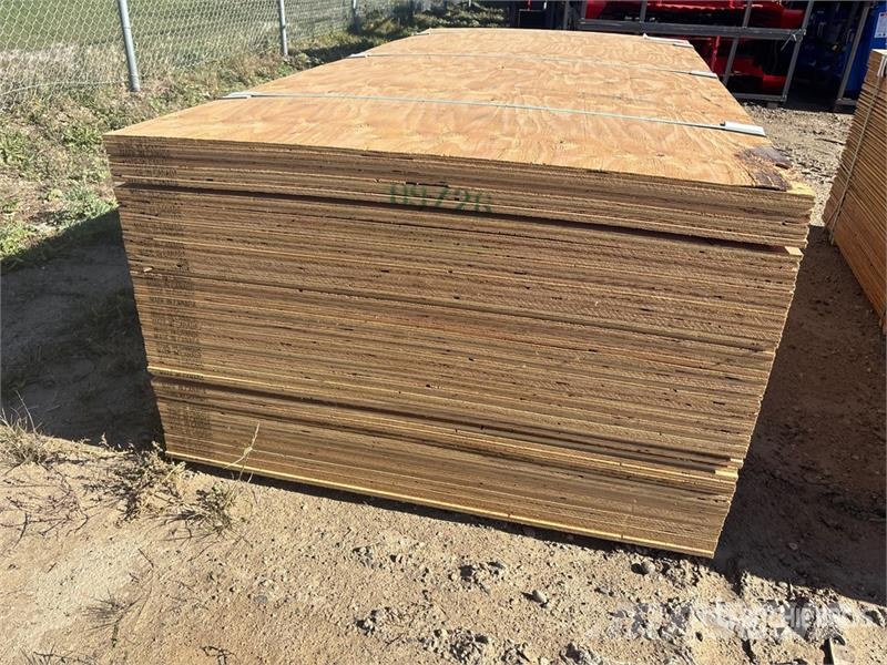 Quantity of (60) 1/2" 4x8 CSP/DFP No Stamp Plywood Andre komponenter
