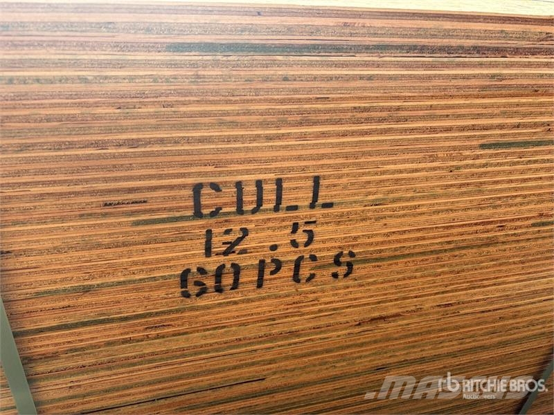  Quantity of (60) 1/2" 4x8 CSP/DFP No Stamp Plywood Andre komponenter