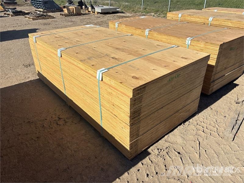  Quantity of (60) 1/2" 4x8 CSP/DFP No Stamp Plywood Andre komponenter