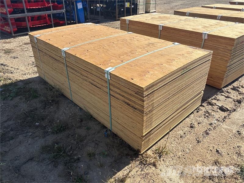 Quantity of (60) 1/2" 4x8 CSP/DFP No Stamp Plywood Andre komponenter