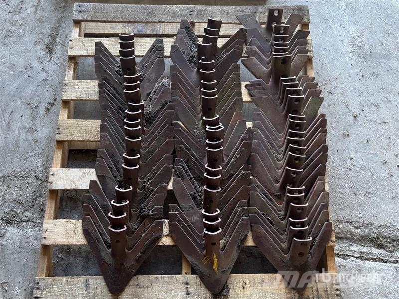 Quantity of (61) Bourgault Cultivator Sweeps Agricoltura - Altro