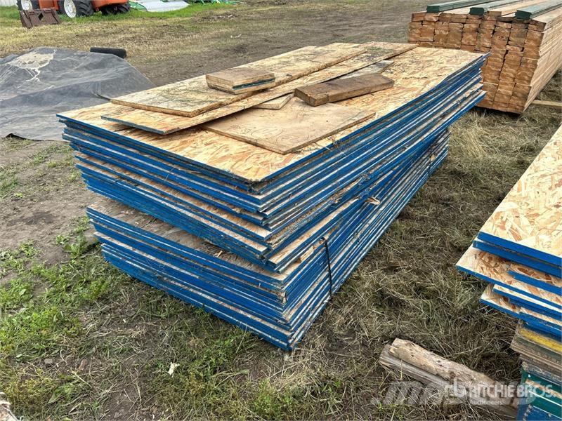 Quantity of (62) 4 ft x 8 ft x 1/2 in OSB Board Drugi deli