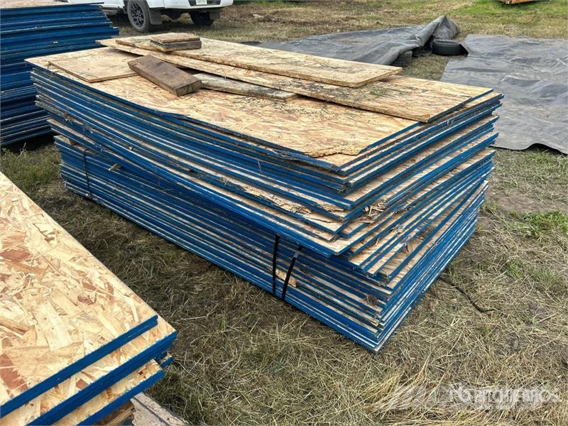Quantity of (62) 4 ft x 8 ft x 1/2 in OSB Board Drugi deli