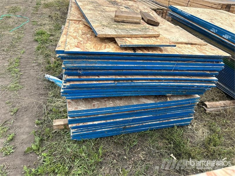 Quantity of (62) 4 ft x 8 ft x 1/2 in OSB Board Drugi deli