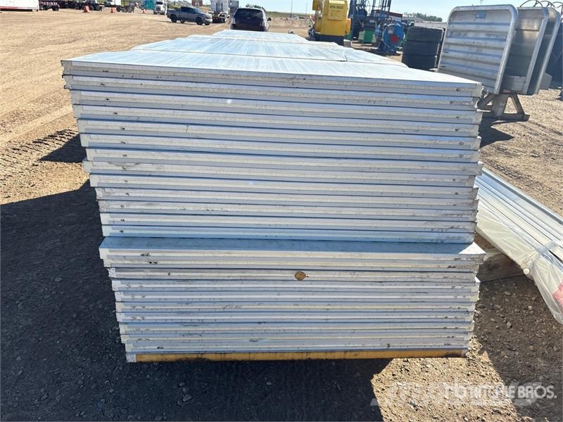  Quantity of (65) Utilidor Panel Altri componenti