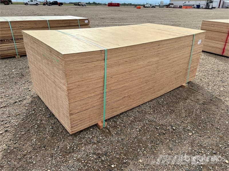 Quantity of (66) 4 ft x 8 ft x 1/2 in G1S MDO Smoo Inne akcesoria