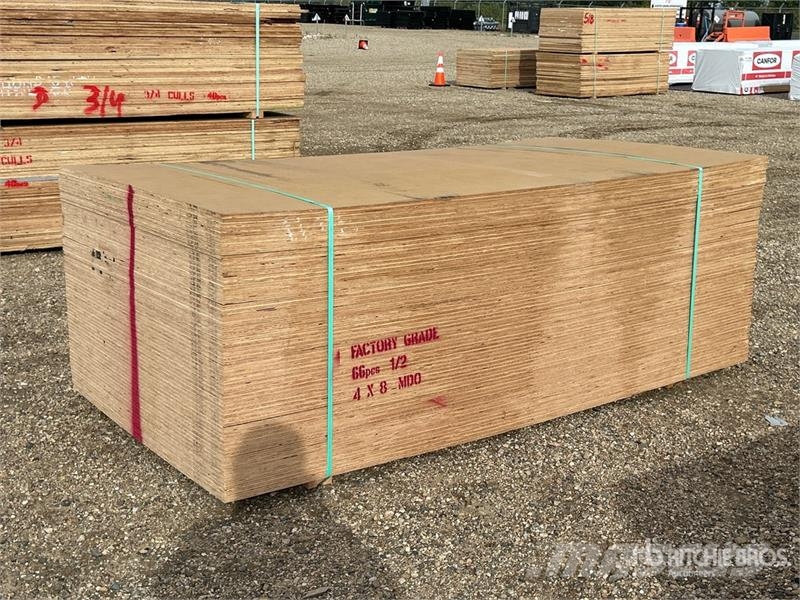 Quantity of (66) 4 ft x 8 ft x 1/2 in G1S MDO Smoo Inne akcesoria