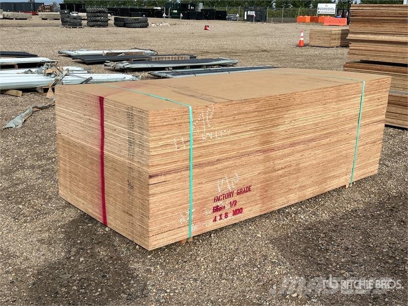 Quantity of (66) 4 ft x 8 ft x 1/2 in G1S MDO Smoo Inne akcesoria