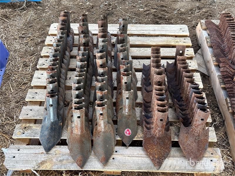 Quantity of (66) Knock On Cultivator spikes Další