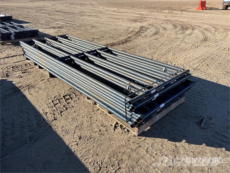 Quantity of (7) 12 ft x 4 ft Steel Livestock Gate Autres matériels d'élevage