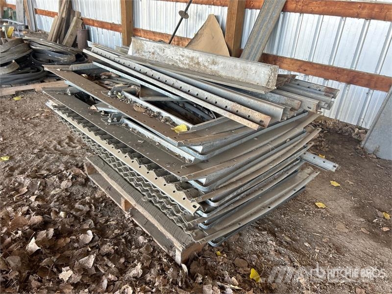 Quantity of (7) 3 ft x 4 ft Grain Bin Door مكونات أخرى
