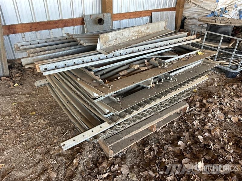  Quantity of (7) 3 ft x 4 ft Grain Bin Door مكونات أخرى