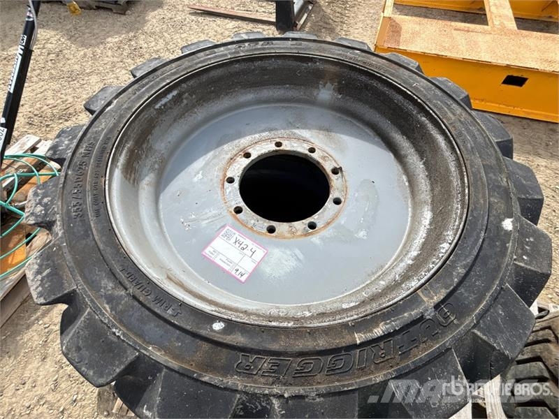 Quantity of (7) 355/55D625 Foam Filled Tires - Fit Gume, točkovi i felne