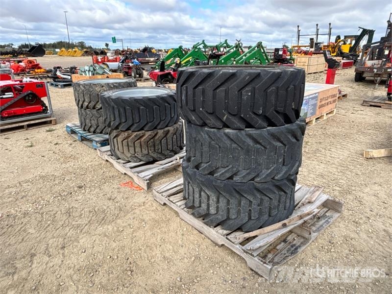 Quantity of (7) 355/55D625 Foam Filled Tires - Fit Gume, točkovi i felne