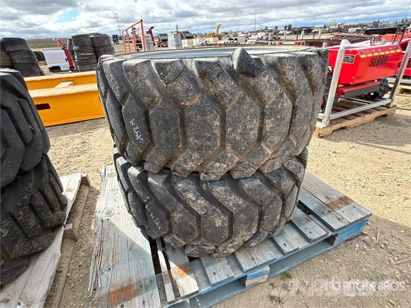 Quantity of (7) 355/55D625 Foam Filled Tires - Fit Gume, točkovi i felne