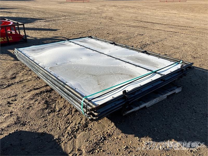 Quantity of (7) 7 ft x 10 ft Horse Livestock Panel Autres matériels d'élevage