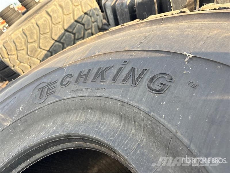 Quantity of (7) 750/65R25 Tires (Unused) Opony, koła i felgi