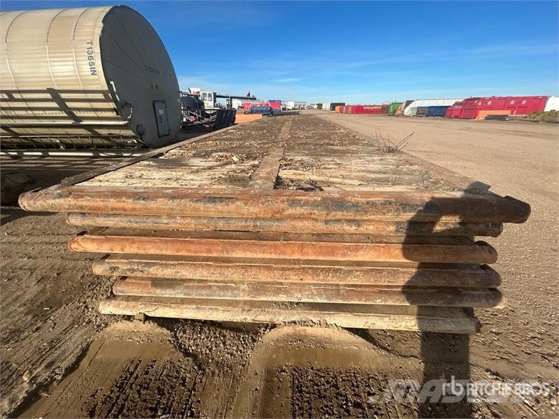  Quantity of (7) 8 ft x 40 ft Rig Mats Accessoires et pièces pour foreuse