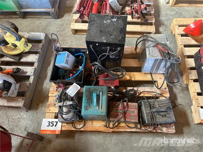 Quantity of (7) Battery Charger Egyéb alkatrészek