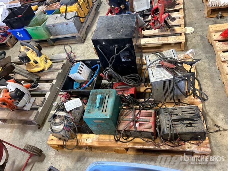 Quantity of (7) Battery Charger Ďalšie komponenty