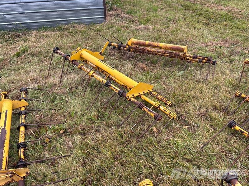  Quantity of (7) Bourgault Harrows مكونات أخرى