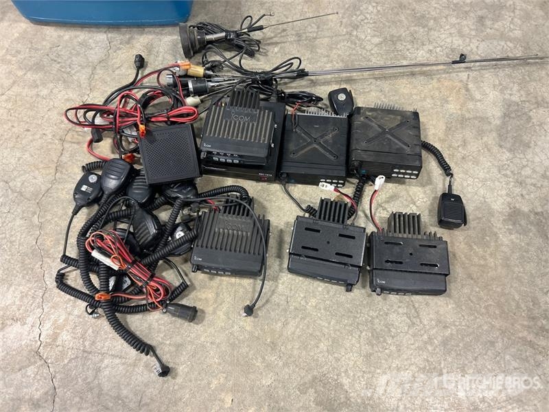 Quantity of (7) Icom Radios Drugi deli