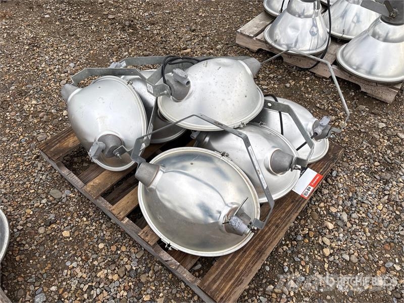 Quantity of (7) Lighting Fixtures Drugi deli