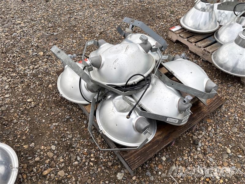 Quantity of (7) Lighting Fixtures Drugi deli