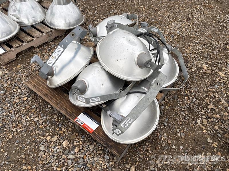 Quantity of (7) Lighting Fixtures Drugi deli