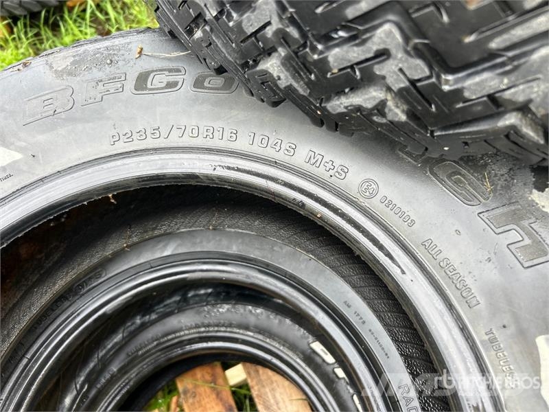  Quantity of (7) Mixed Tires Tyres, wheels and rims