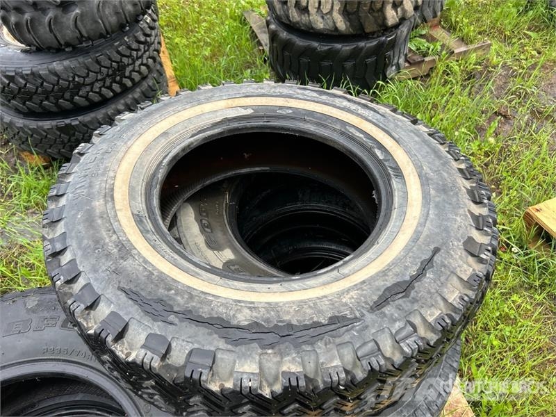  Quantity of (7) Mixed Tires Tyres, wheels and rims