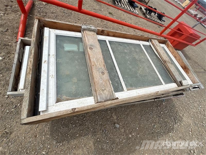 Quantity of (7) Patio Window Doors Ďalšie komponenty