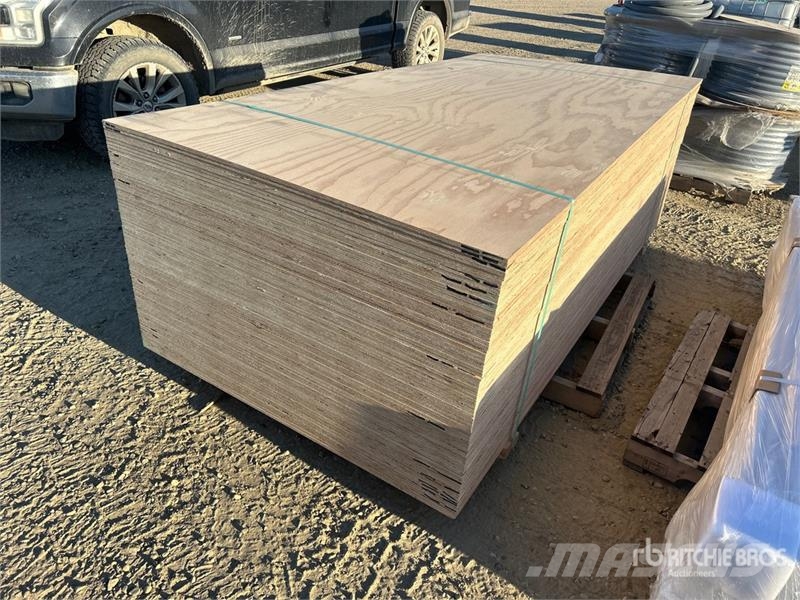 Quantity of (70) 4 ft x 8 ft 1/2 in G1S (Good One Other components