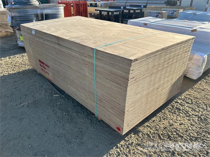 Quantity of (70) 4 ft x 8 ft 1/2 in G1S (Good One Other components