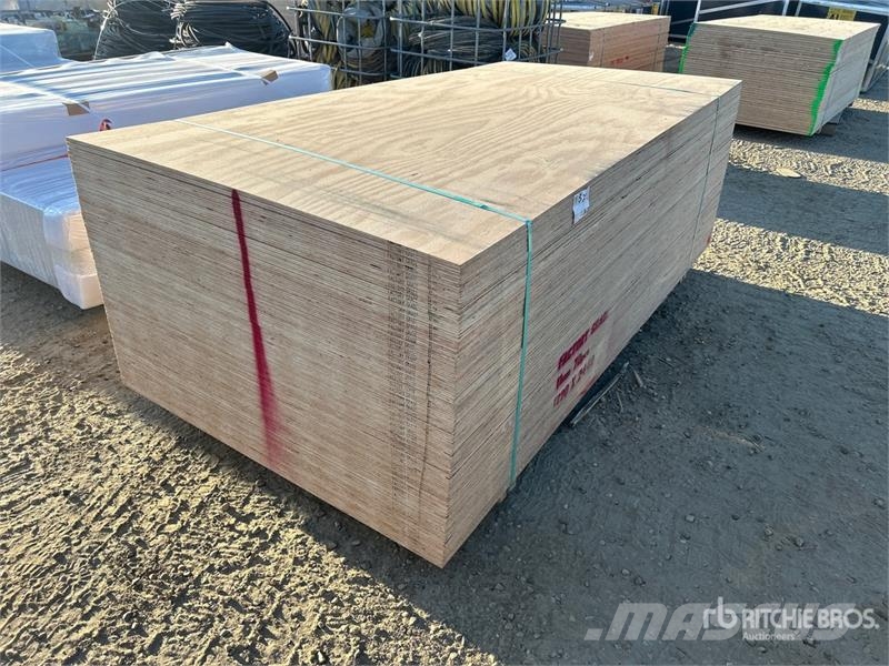 Quantity of (70) 4 ft x 8 ft 1/2 in G1S (Good One Other components