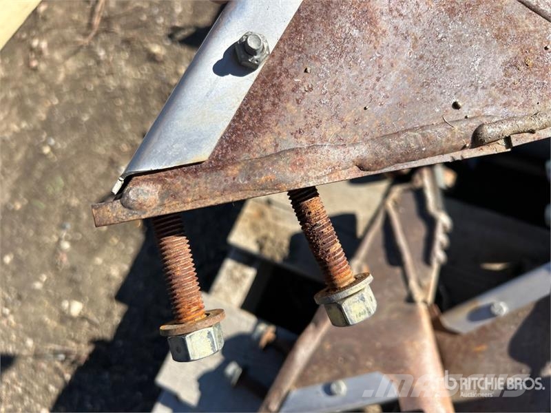  Quantity of (74) 1 in Atom Jet Air Drill Openers Kiti naudoti statybos komponentai